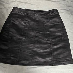 Old Navy Double Pocket Zippered Skirt